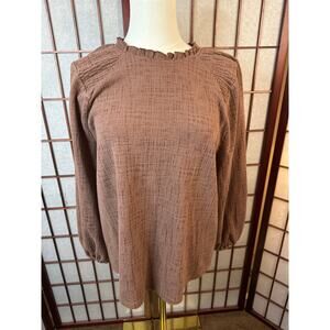 Current air women’s balloon sleeve top ruffled collar size medium, great color!